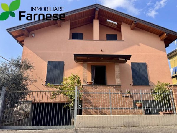 casa indipendente in vendita a Piacenza in zona Le Mose