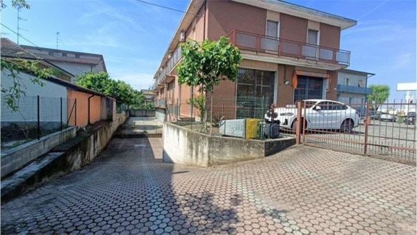 casa indipendente in vendita a Piacenza in zona Roncaglia / Fossadello