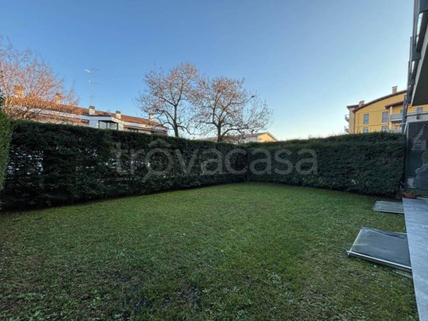 casa indipendente in vendita a Piacenza in zona Borgotrebbia