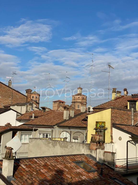 casa indipendente in vendita a Piacenza in zona Centro Storico