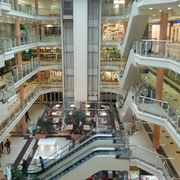 negozio in vendita a Piacenza in zona Centro Storico