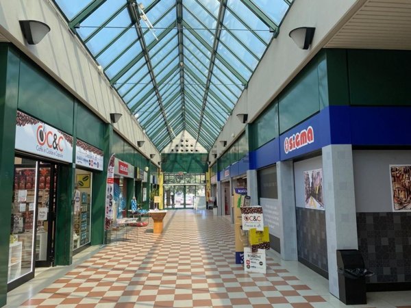 negozio in vendita a Piacenza