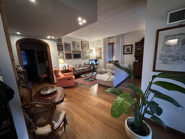 casa indipendente in vendita a Piacenza in zona Stadio