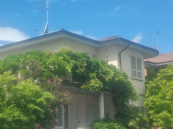 casa indipendente in vendita a Piacenza in zona Belvedere / Quartiere Duemila