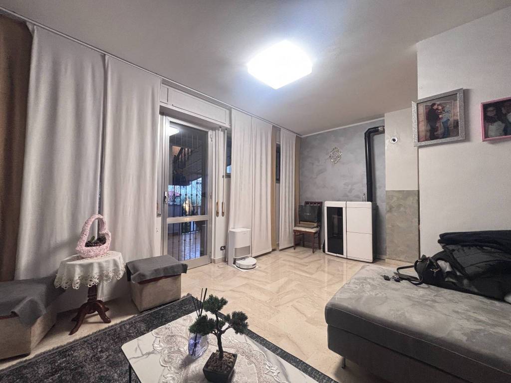 casa indipendente in vendita a Piacenza in zona Vallera