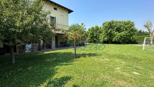 casa indipendente in vendita a Piacenza in zona Belvedere / Quartiere Duemila