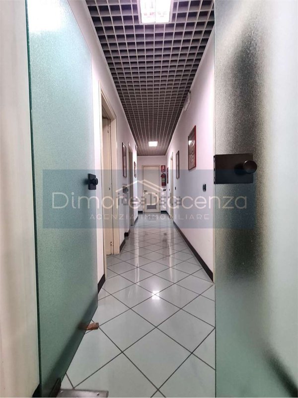 ufficio in vendita a Piacenza in zona Barriera Milano