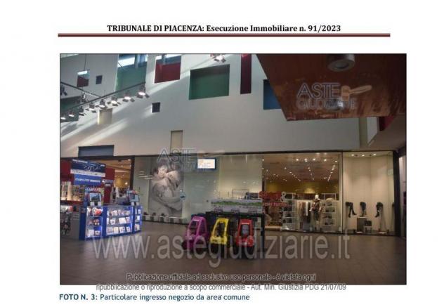 negozio in vendita a Piacenza