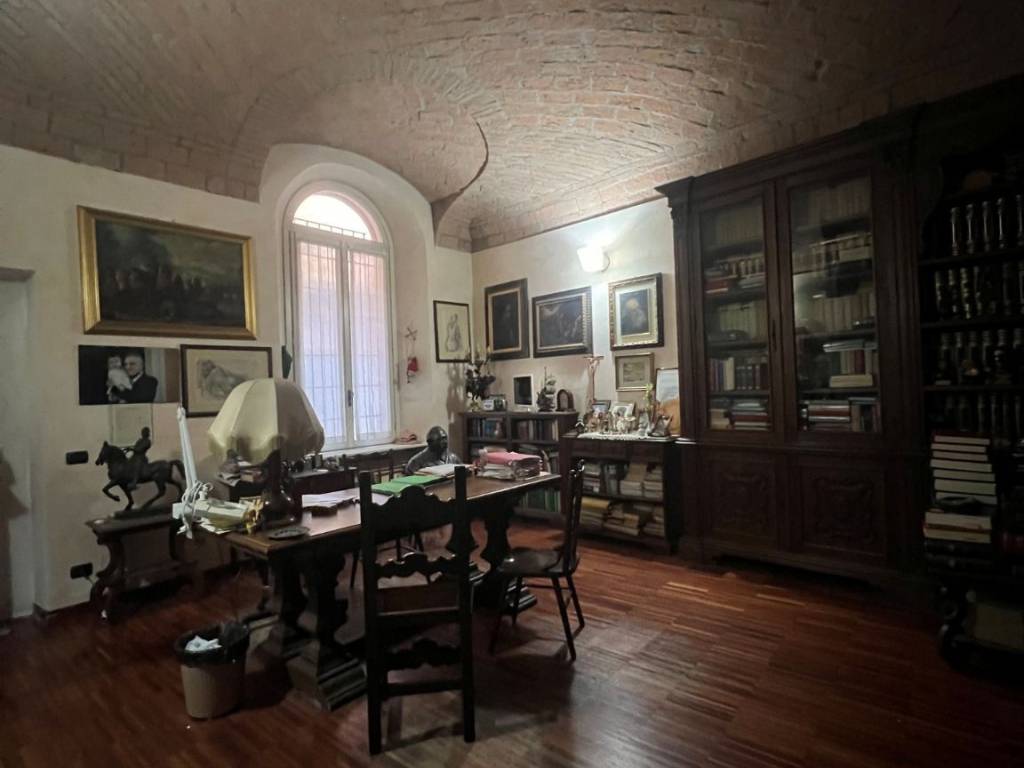 ufficio in vendita a Piacenza in zona Centro Storico