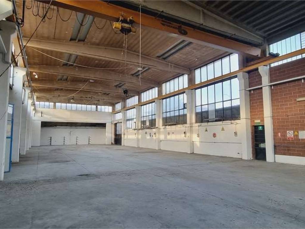 negozio in vendita a Piacenza in zona Veggioletta