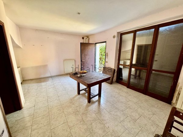 casa semindipendente in vendita a Piacenza in zona Roncaglia / Fossadello