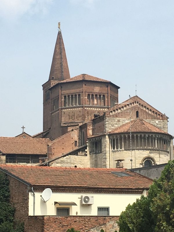 casa indipendente in vendita a Piacenza in zona Centro Storico