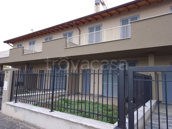 casa indipendente in vendita a Piacenza in zona Belvedere / Quartiere Duemila