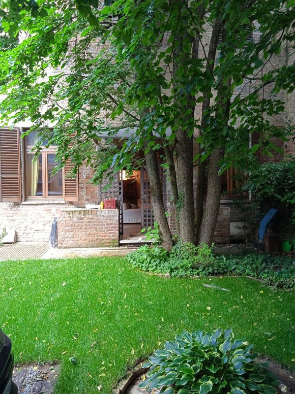 casa indipendente in vendita a Piacenza in zona Centro Storico