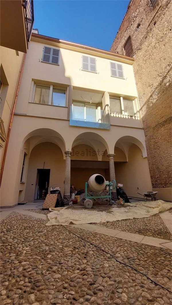 casa semindipendente in vendita a Piacenza in zona Centro Storico