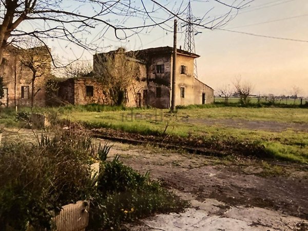 casa indipendente in vendita a Piacenza in zona Montale