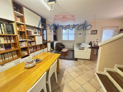 casa indipendente in vendita a Piacenza in zona Besurica