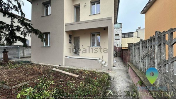 appartamento in vendita a Piacenza in zona Baia del Re