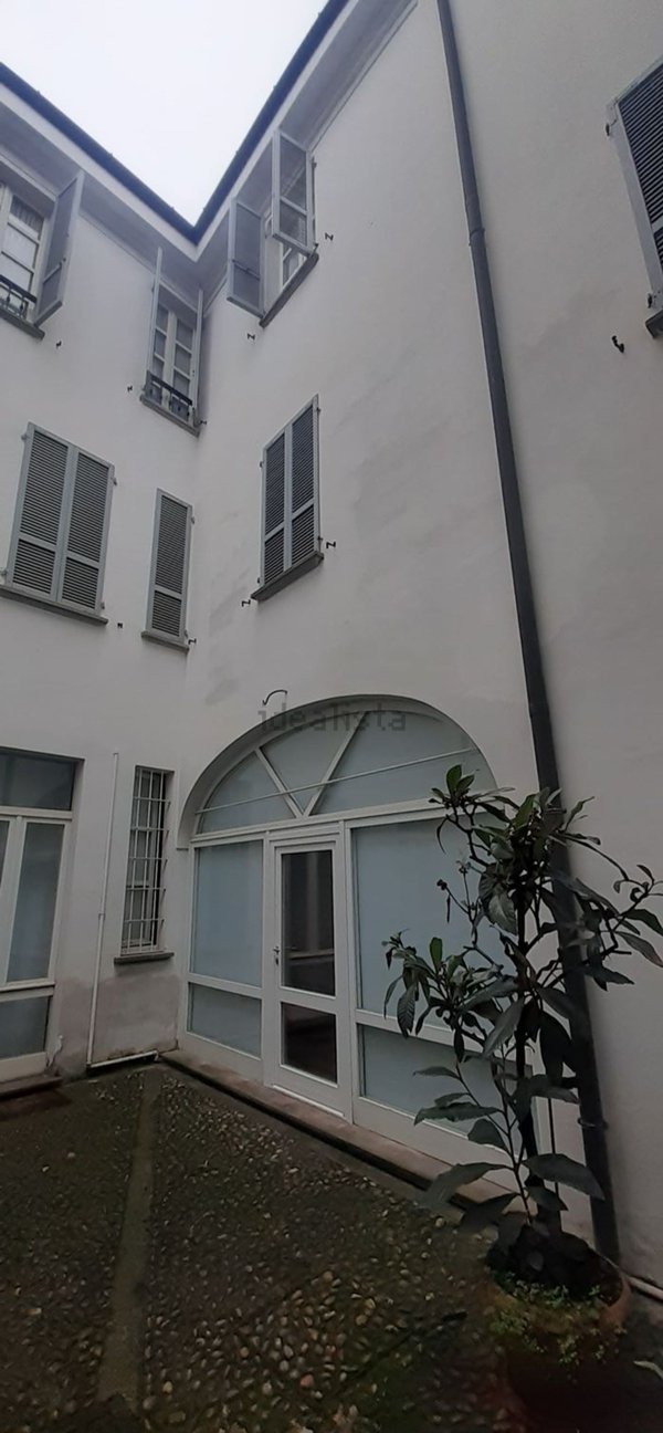 ufficio in vendita a Piacenza in zona Centro Storico