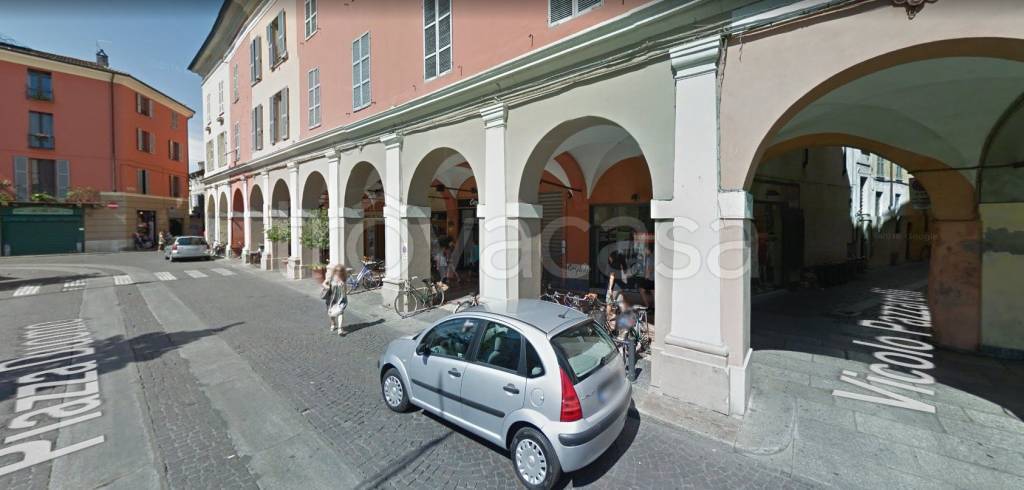 negozio in vendita a Piacenza in zona Centro Storico