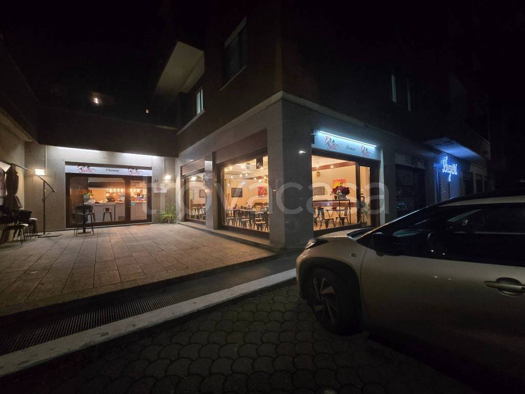 negozio in vendita a Piacenza