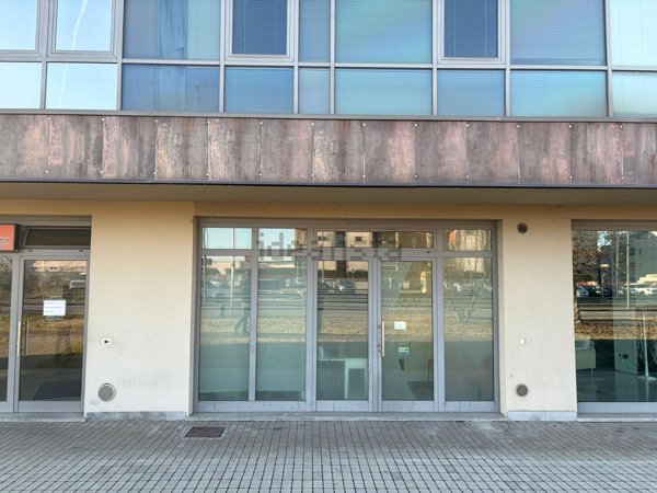 ufficio in vendita a Piacenza in zona Stadio