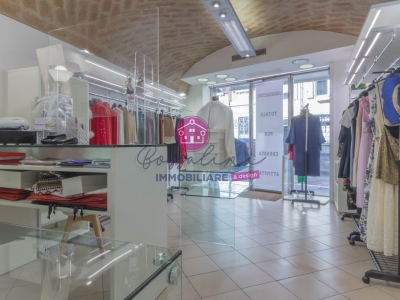 negozio in affitto a Piacenza in zona Centro Storico