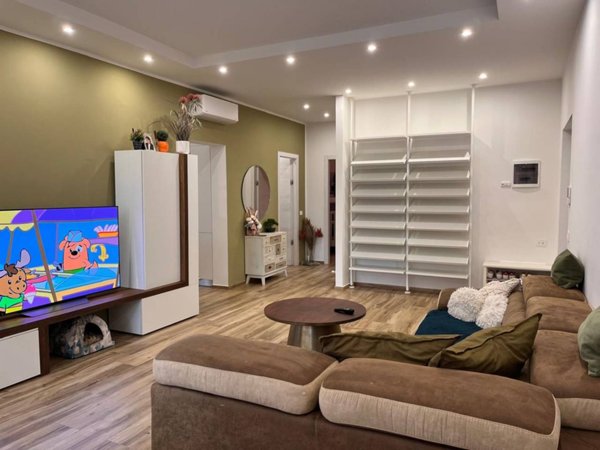 appartamento in vendita a Piacenza in zona Infrangibile