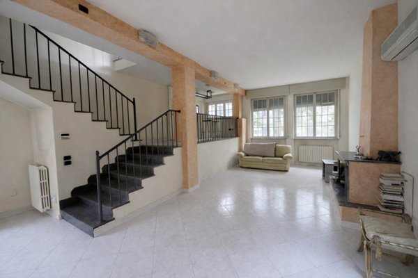 casa indipendente in vendita a Piacenza in zona Farnesiana