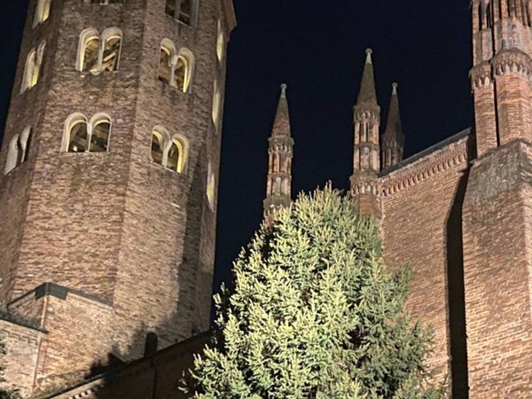 casa indipendente in vendita a Piacenza in zona Centro Storico