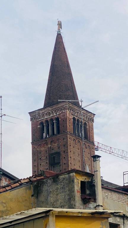 casa indipendente in vendita a Piacenza in zona Centro Storico