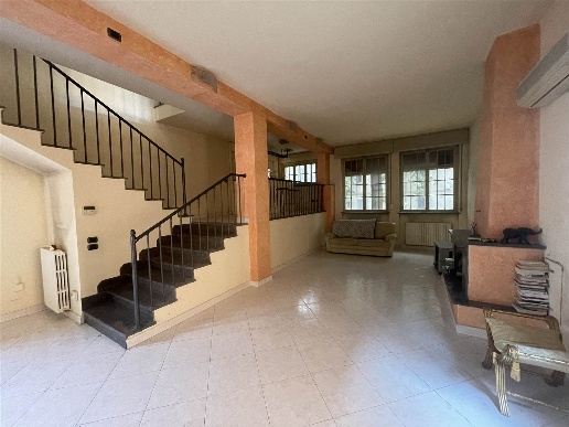 casa indipendente in vendita a Piacenza in zona Farnesiana