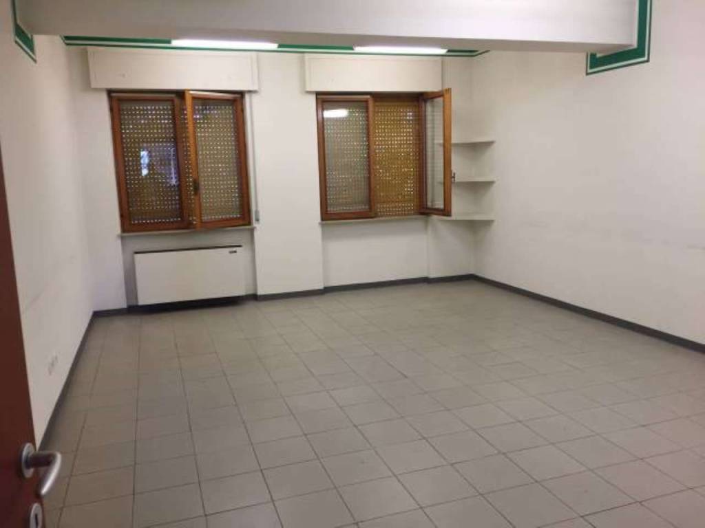 ufficio in vendita a Piacenza in zona Centro Storico