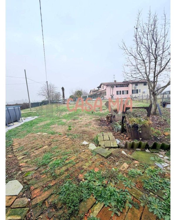 casa indipendente in vendita a Piacenza in zona Farnesiana