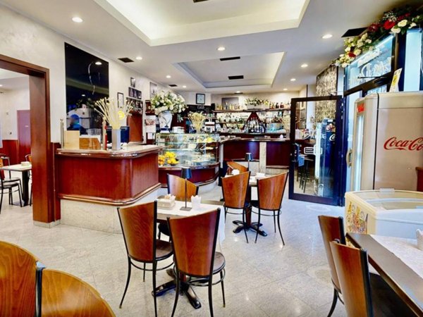 negozio in vendita a Piacenza in zona Stadio