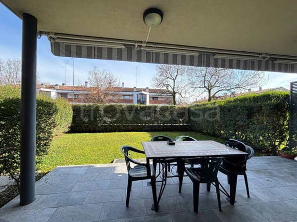 casa indipendente in vendita a Piacenza in zona Borgotrebbia