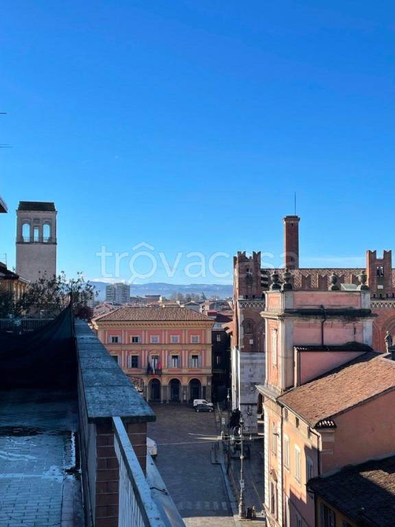 appartamento in vendita a Piacenza in zona Centro Storico