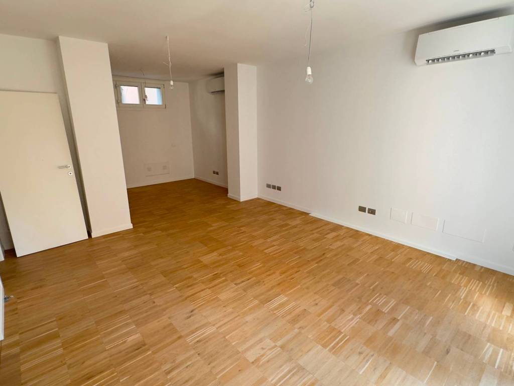 ufficio in vendita a Piacenza in zona Centro Storico