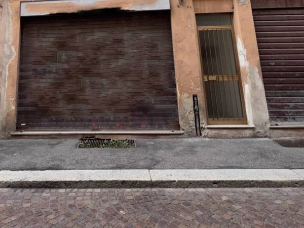 negozio in vendita a Piacenza