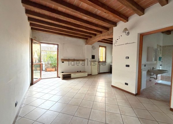 casa indipendente in vendita a Piacenza in zona Mucinasso