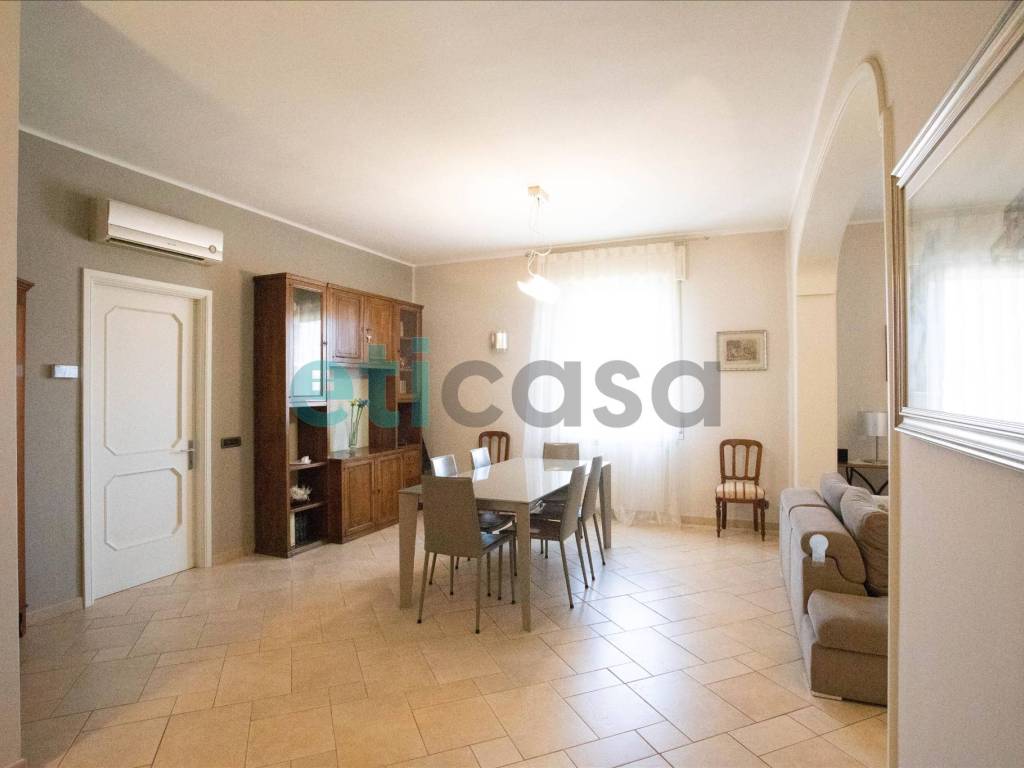 appartamento in vendita a Piacenza in zona Infrangibile