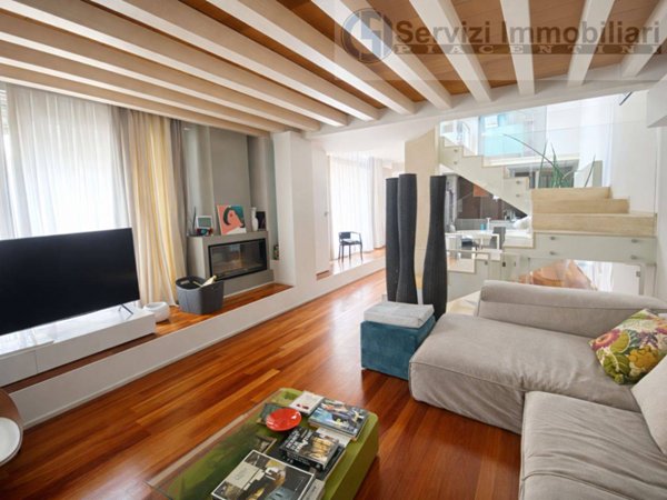 casa indipendente in vendita a Piacenza in zona Centro Storico