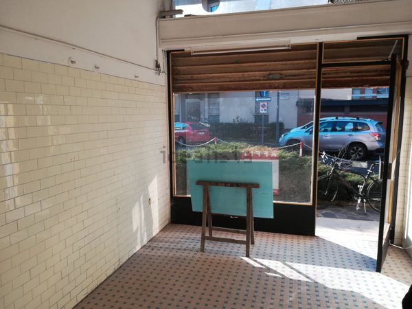 negozio in vendita a Piacenza in zona Belvedere / Quartiere Duemila