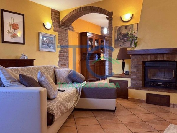 casa indipendente in vendita a Piacenza in zona Borgotrebbia