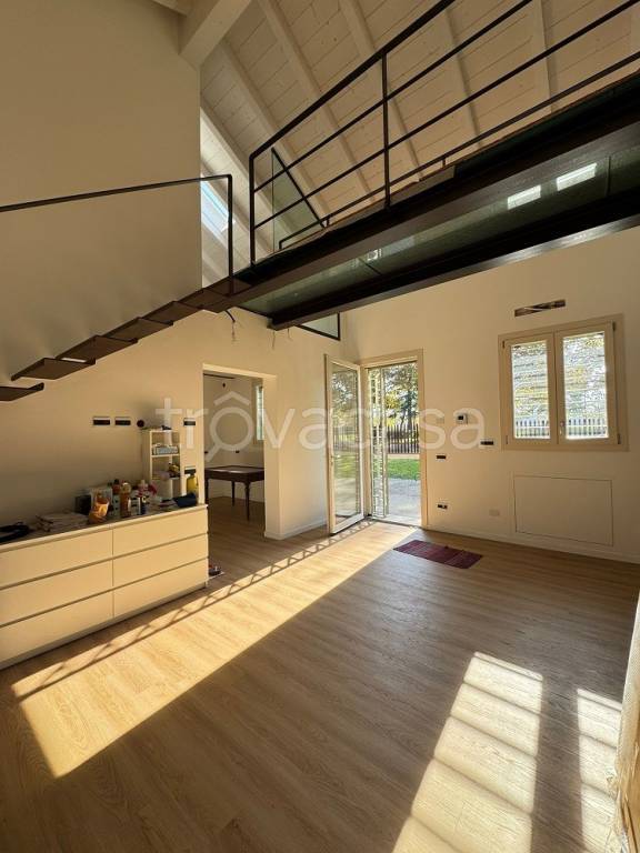 casa indipendente in vendita a Piacenza