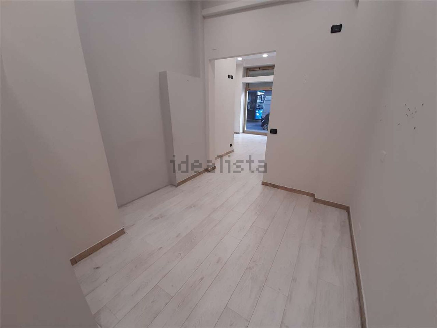 negozio in vendita a Piacenza in zona Barriera Genova