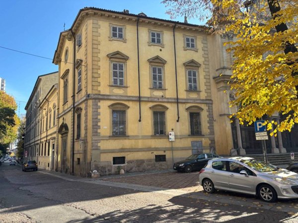 intera palazzina in vendita a Piacenza in zona Centro Storico