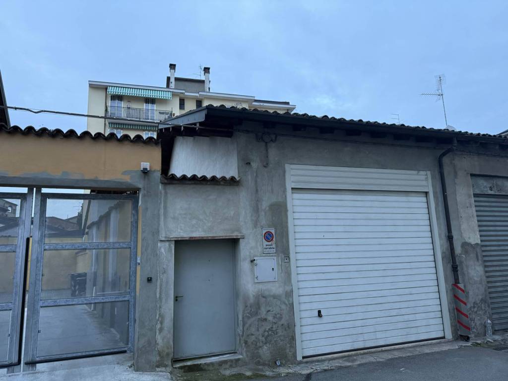 locale commerciale in vendita a Piacenza in zona Centro Storico