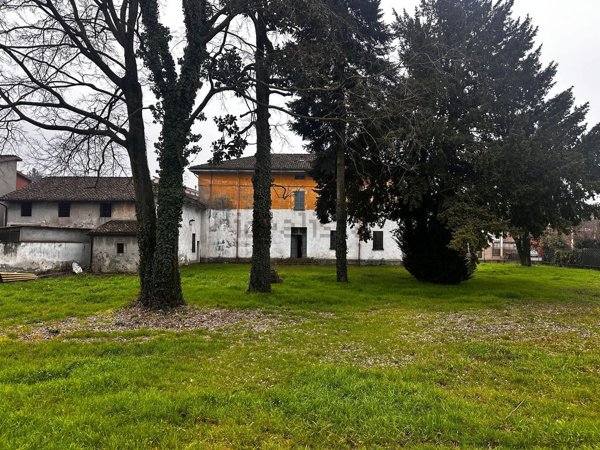 pentavano in vendita a Piacenza