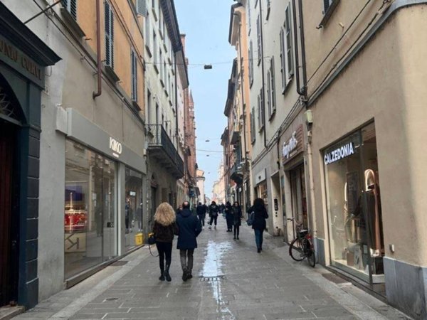 negozio in vendita a Piacenza